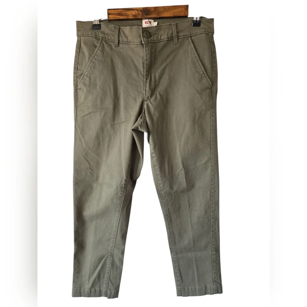 Levis's Sz 4 Olive